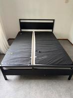 Zwarte metale Ikea bed, Huis en Inrichting, Slaapkamer | Bedden, Ophalen, Zwart, Tweepersoons, 140 cm