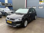 Volkswagen Polo 1.2 TSI 6bak 105pk 2 eigenaar Cruise Airco N, Auto's, Voorwielaandrijving, Euro 5, Zwart, Handgeschakeld