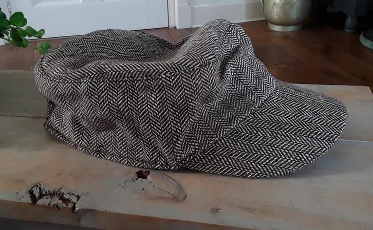 Pet - cap met strassteentjes en borduursel, Kleding | Dames, Hoeden en Petten, Gedragen, Pet, 56 of 57 cm (M, 7 of 7⅛ inch), Ophalen of Verzenden