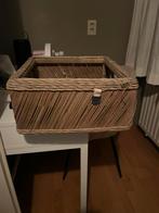 Riviera maison rattan mand, Huis en Inrichting, Woonaccessoires | Schalen en Manden, Ophalen of Verzenden, Zo goed als nieuw, Rond