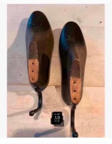 2 x Brocante leesten, met metalen kapstok haken, pr.p.stuk beschikbaar voor biedingen