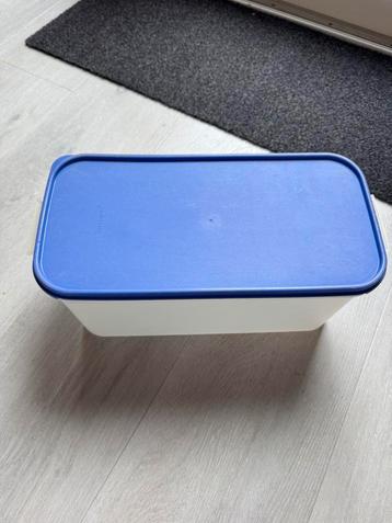 Voorraaddoos Tupperware beschikbaar voor biedingen