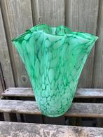 Geschulpte glazen Murano vaas, Antiek en Kunst, Verzenden