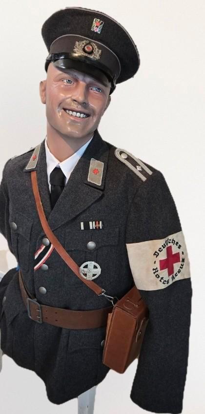WO2 Rode Kruis uniform, Verzamelen, Militaria | Tweede Wereldoorlog, Kleding of Schoenen, Duitsland, Ophalen of Verzenden