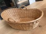 Schattige babywieg van rotan, Ophalen, Zo goed als nieuw, Wieg