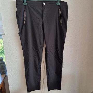 Zwarte broek met ritsen op de zakken, mt 52 beschikbaar voor biedingen