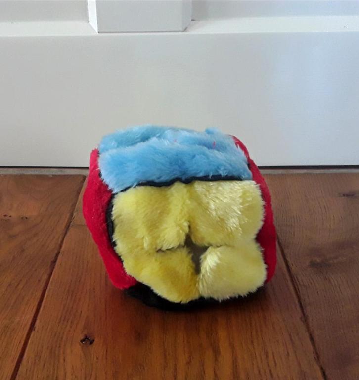 Kattenspeelgoed - slappe kubus met bijbehorend balletje, Dieren en Toebehoren, Kattenspeelgoed, Zo goed als nieuw, Overig speelgoed