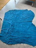 Lap hemelsblauw (runder) suède - 130 x 105, Hobby en Vrije tijd, Stoffen en Lappen, Blauw, 120 cm of meer, Leer of Kunstleer, Nieuw