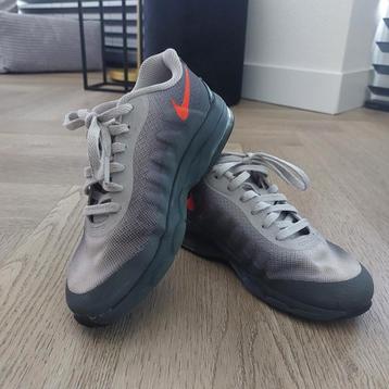 Nike Air Schoenen - Maat 31 beschikbaar voor biedingen