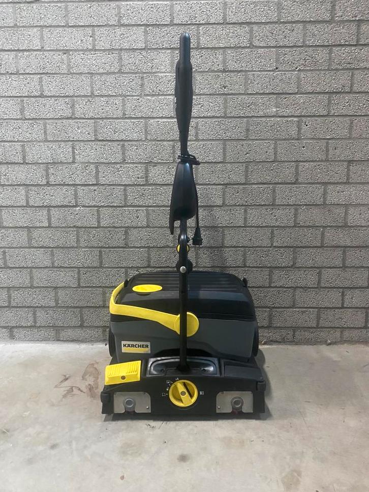 ALS NIEUW! Kärcher BR 40/10 schrobzuigmachine schrobmachine, Doe-het-zelf en Verbouw, Reinigingsmachines, Zo goed als nieuw, Schrobmachine