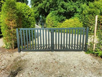Hekwerk poort dubbele vleugel ( 1 jaar oud ) beschikbaar voor biedingen