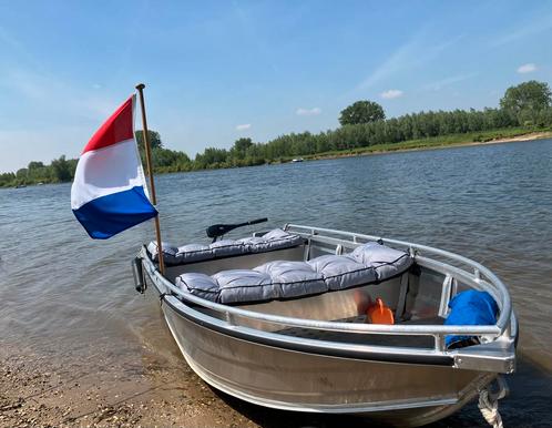 Aluminium visboot, Watersport en Boten, Vis- en Consoleboten, Zo goed als nieuw, Tot 10 pk, 3 tot 6 meter, Elektrisch, Buitenboordmotor