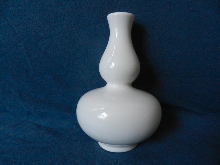 Mooi kalebasvormig wit geglazuurd vaasje Zenith Gouda h 12,6, Antiek en Kunst, Antiek | Keramiek en Aardewerk, Ophalen of Verzenden