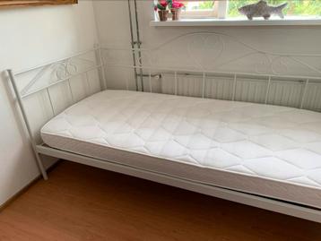 IKEA bed met lattenbodem+matras, ook als bank te gebruiken 