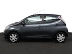 Toyota Aygo 1.0 VVT-i x-play | Airco | Achteruitrijcamera |, Auto's, Toyota, Voorwielaandrijving, 12 maanden, Stof, Gebruikt