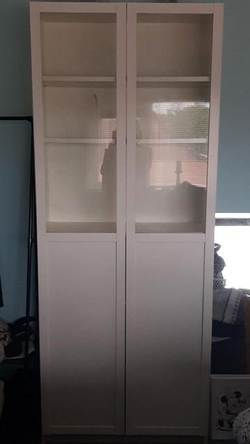Ikea Billy boekenkast met vitrinedeuren