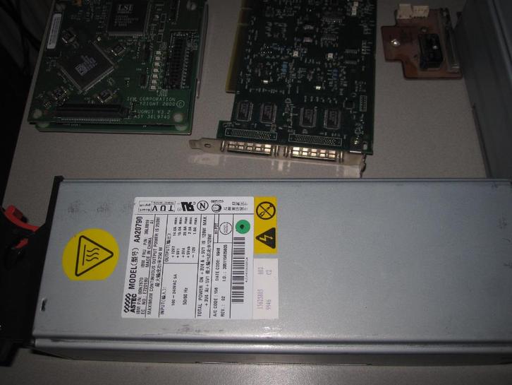 4 x IBM HotSwap Astec Server voeding Model AA20790, Computers en Software, Interne voedingen, Zo goed als nieuw, Ophalen of Verzenden
