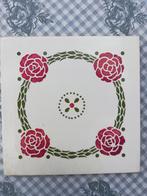 35 antieke tegels wit met roze/groene afbeelding 15.2x15.2cm