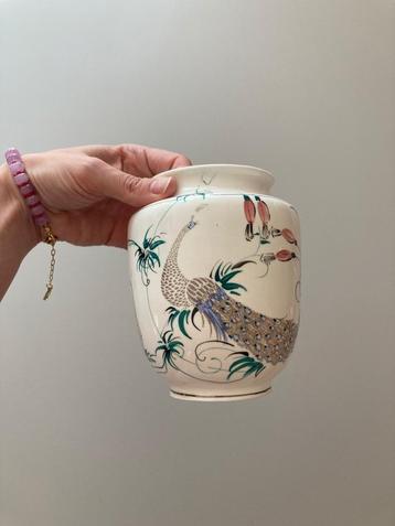 Vaas met Japanse print beschikbaar voor biedingen