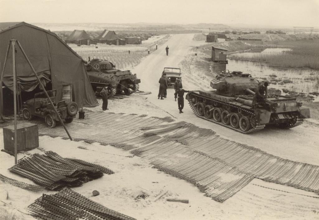 Vlieland Cornfield, Ophalen of Verzenden, 1940 tot 1960, Waddeneilanden