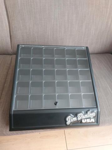 Dunlop counter display plectrum beschikbaar voor biedingen