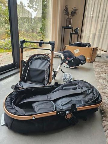 Belecoo kinderwagen nieuw in doos zwart goud beschikbaar voor biedingen