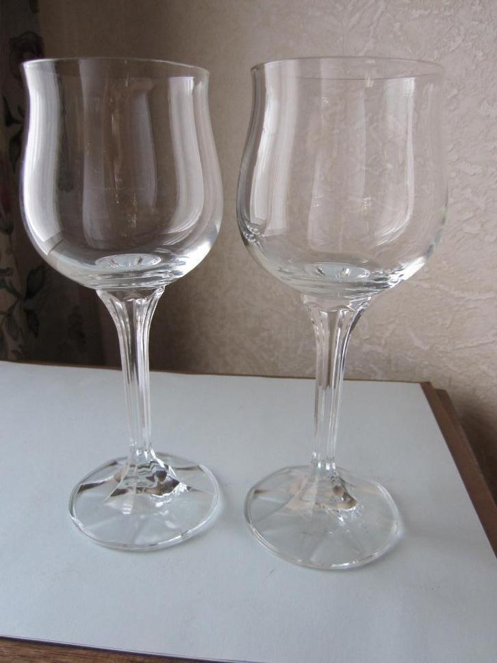 Twee bohemia crystal Crystalex wijnglazen model Diane, Antiek en Kunst, Antiek | Glas en Kristal, Verzenden