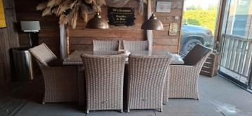 Tuinset met 6 stoelen beschikbaar voor biedingen