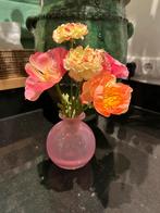 Massief glazen vaasje zacht roze, Huis en Inrichting, Overige kleuren, Ophalen of Verzenden, Minder dan 50 cm, Glas