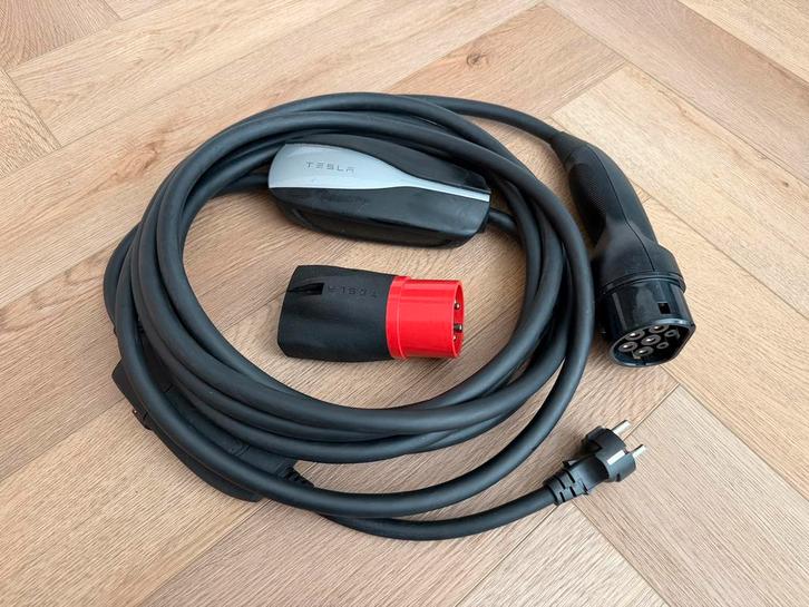 Tesla Mobile Connector (UMC) Type 2 incl. CEE & Schuko + tas, Auto-onderdelen, Elektronica en Kabels, Overige automerken, Gebruikt