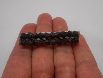 Zilveren antieke broche met granaat nr.905 beschikbaar voor biedingen
