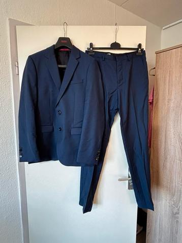 Hugo boss pak met hoes (echte) beschikbaar voor biedingen