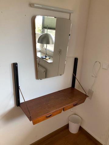 Bureau wandbureau make up tafel beschikbaar voor biedingen