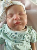 Mooi reborn meisje Laura, Ophalen of Verzenden, Zo goed als nieuw, Babypop, Levensecht of Reborn