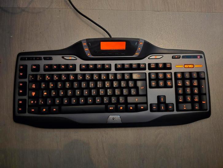 Logitech G15 gaming keyboard., Computers en Software, Toetsenborden, Zo goed als nieuw, Ophalen of Verzenden