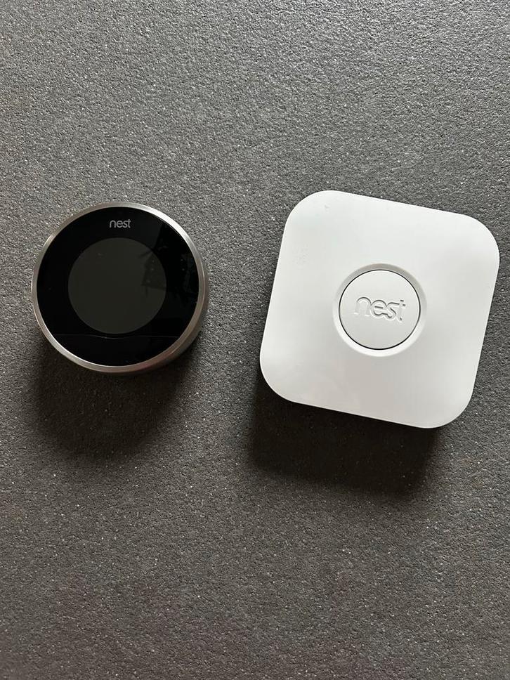 Nest Learning Thermostaat 2e Generatie, Doe-het-zelf en Verbouw, Thermostaten, Gebruikt, Slimme thermostaat, Ophalen of Verzenden