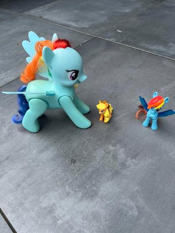 My little pony rainbow dash en nog twee kleinere beschikbaar voor biedingen