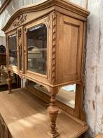 Frans eiken landelijke kast buffetkast met vitrine, Ophalen