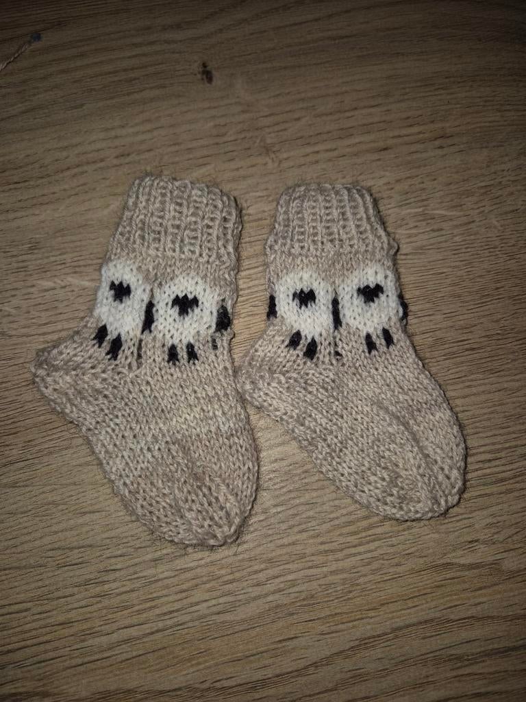 Wollen baby sokjes met schaapjes, Ophalen of Verzenden, Nieuw, Breien of Haken, Patroon of Boek