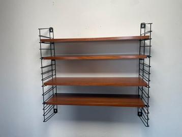 Tomado wandrek houten planken beschikbaar voor biedingen