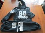 Trainingspak (Huispakje) te koop maat 122, Kinderen en Baby's, Ophalen of Verzenden, Nieuw, Jongen, Sport- of Zwemkleding