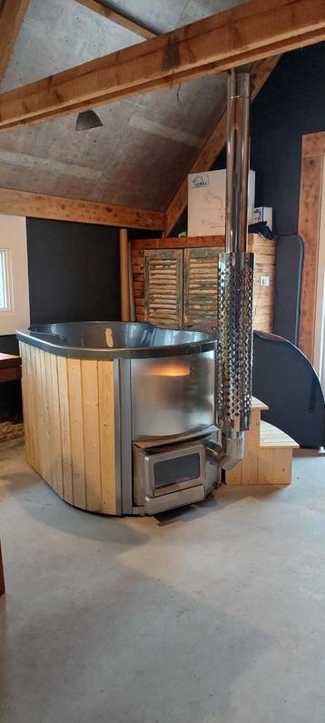 Hottub 2 persoons  beschikbaar voor biedingen