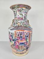 Kapitale Famille Rose vaas, porselein, China midden 20e eeuw, Antiek en Kunst, Antiek | Porselein, Ophalen of Verzenden
