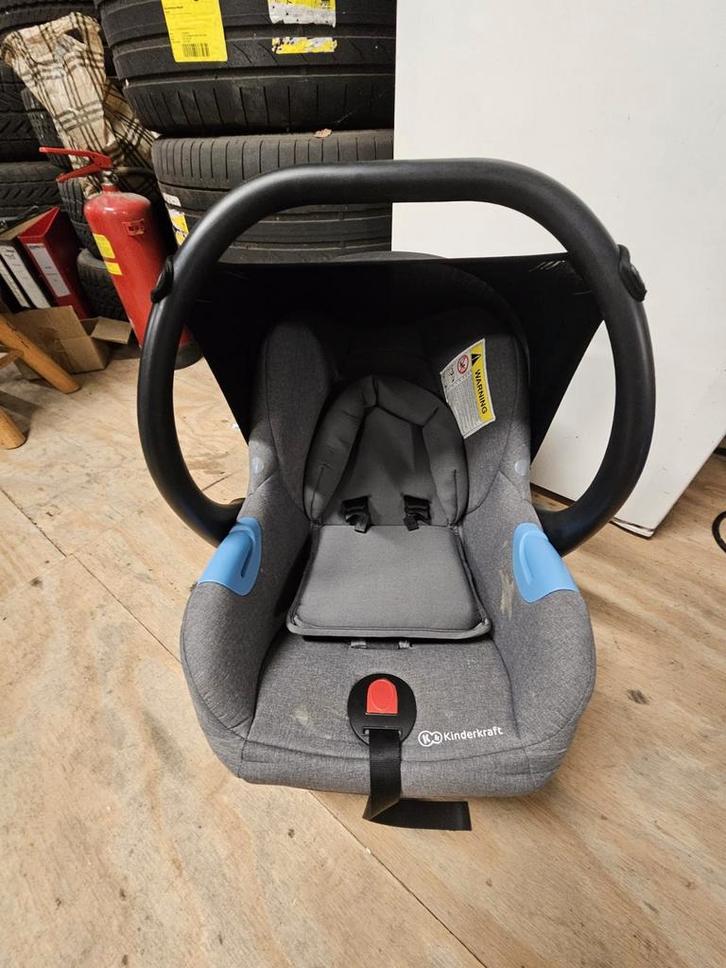 Kinderkraft Autostoel 0-13kg - Zo goed als nieuw!, Kinderen en Baby's, Autostoeltjes, Zo goed als nieuw, Overige merken, 0 t/m 13 kg