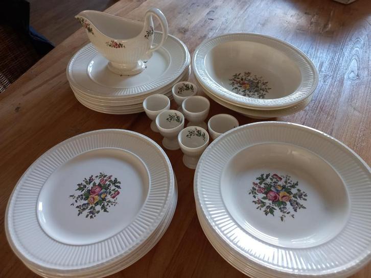 Prachtig Wedgwood Conway servies, Huis en Inrichting, Keuken | Servies, Zo goed als nieuw, Kop(pen) en/of Schotel(s), Wedgwood