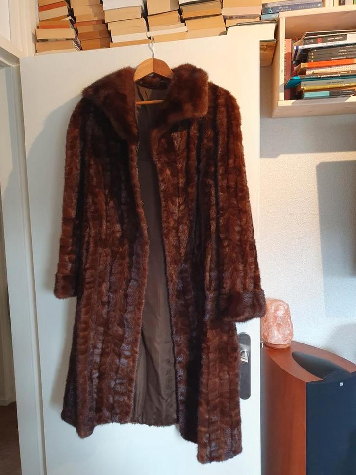 Lange Nerts bontjas, Kleding | Dames, Jassen | Winter, Gedragen, Maat 38/40 (M), Bruin, Ophalen