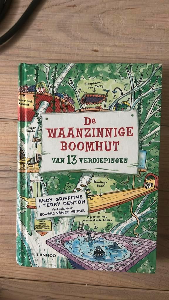 Terry Denton - De waanzinnige boomhut van 13 verdiepingen, Boeken, Kinderboeken | Jeugd | onder 10 jaar, Zo goed als nieuw, Ophalen of Verzenden