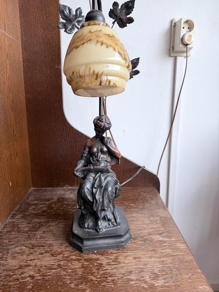 Antieke beeldlamp met marmeren kap – klassiek en sfeervol, Antiek en Kunst, Antiek | Lampen, Ophalen