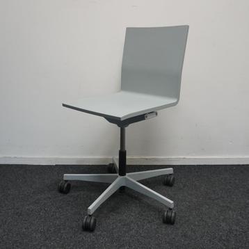 Vitra .04 Design Bureaustoel Licht grijs | Zithoogte 42-53 beschikbaar voor biedingen