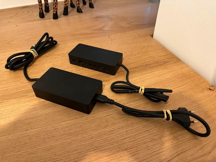 Microsoft Surface Dock - Inclusief Kabels, Computers en Software, Dockingstations, Gebruikt, Docking station, Laptop, Ophalen of Verzenden